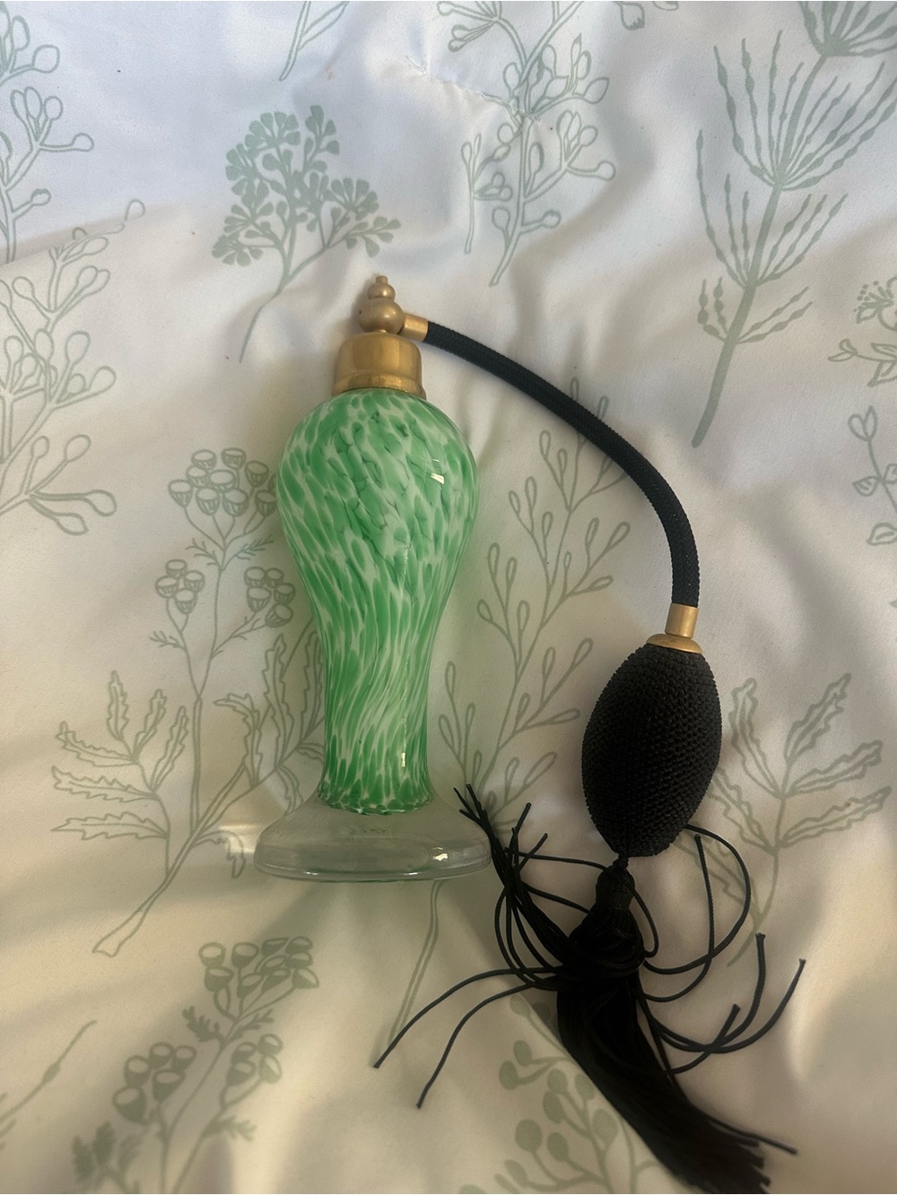 Green Art Glass Atomizer Perfume Bottle with Black Bulb